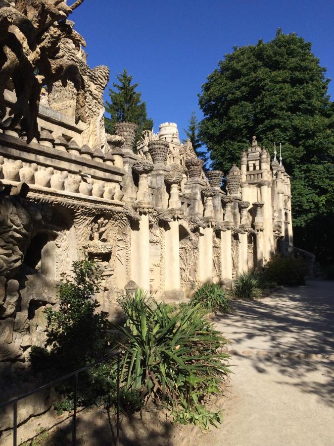 Chez L'Antiquaire Bed & Breakfast Hauterives Bagian luar foto