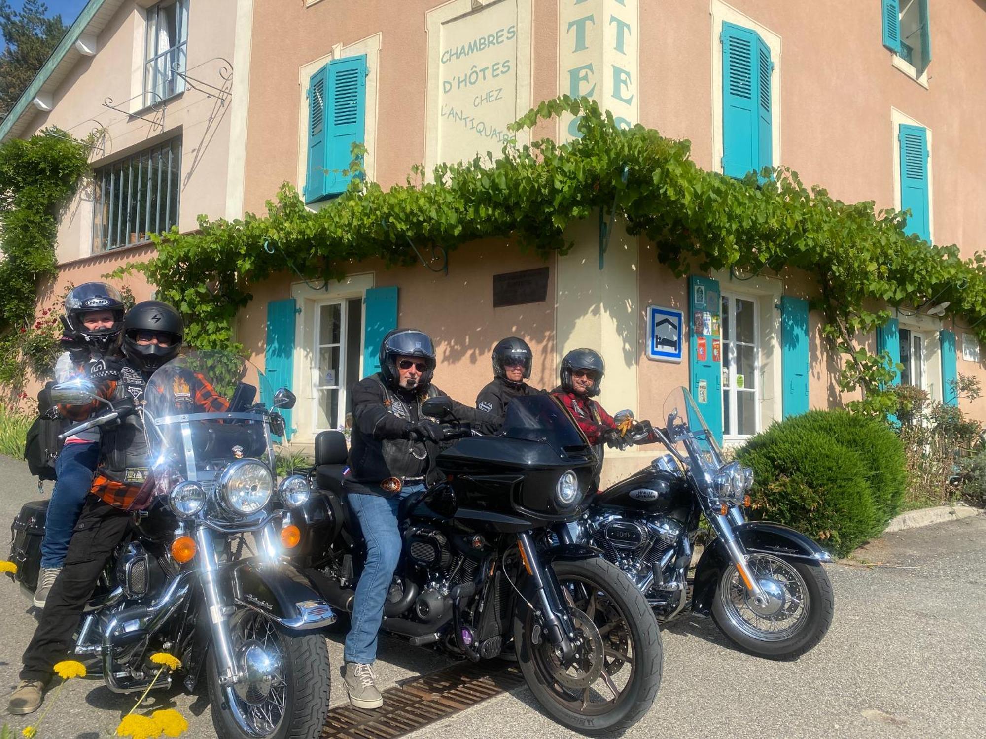 Chez L'Antiquaire Bed & Breakfast Hauterives Bagian luar foto