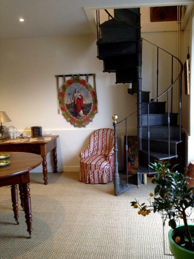 Chez L'Antiquaire Bed & Breakfast Hauterives Bagian luar foto