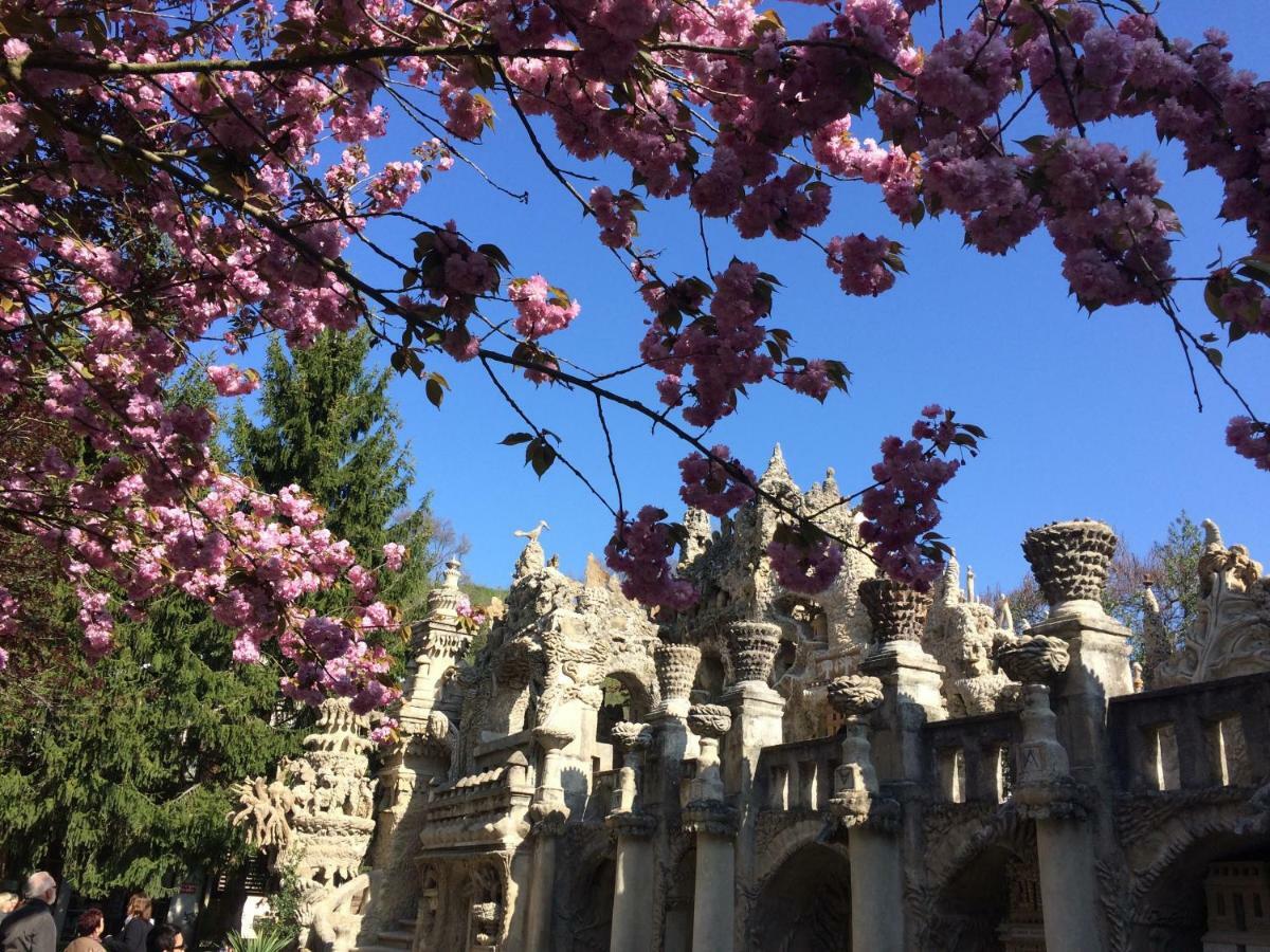 Chez L'Antiquaire Bed & Breakfast Hauterives Bagian luar foto